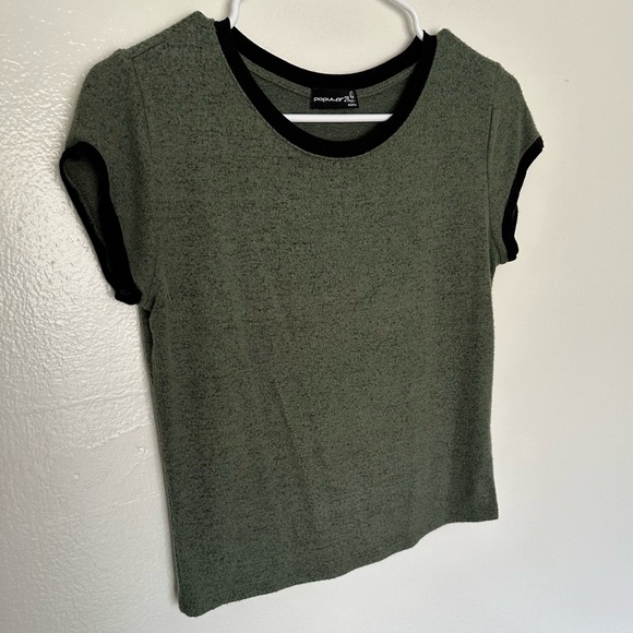 Olive Green Cropped Short Sleeve Tee Size L - Picture 3 of 5